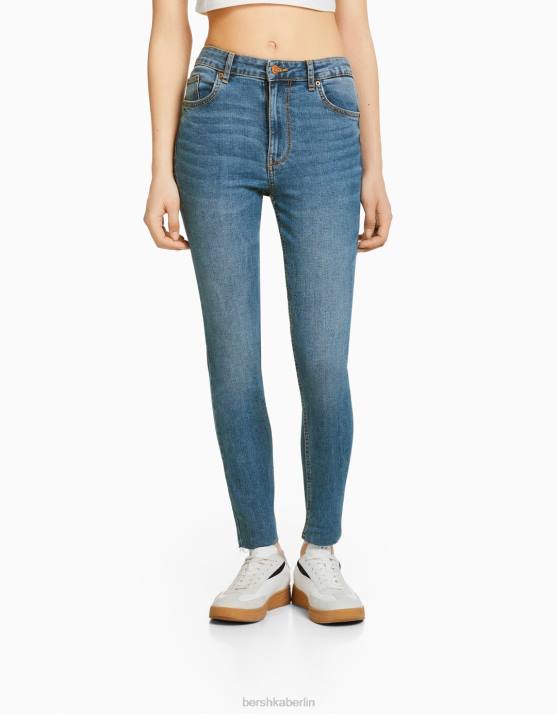 Blau Bershka unisex Röhrenjeans mit hohem Bund H00J3967