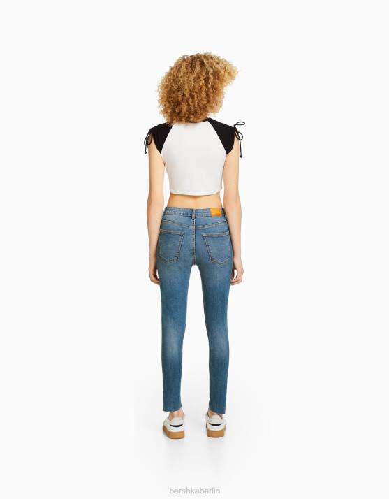 Blau Bershka unisex Röhrenjeans mit hohem Bund H00J3967