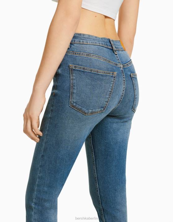 Blau Bershka unisex Röhrenjeans mit hohem Bund H00J3967