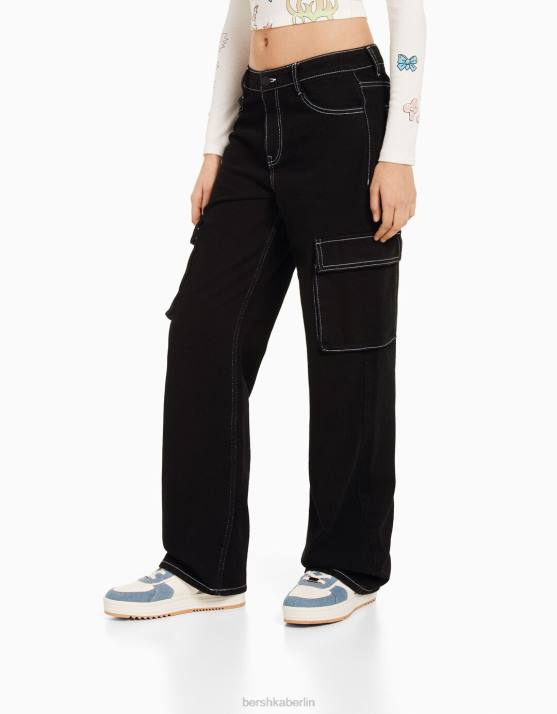 Schwarz Bershka unisex Gerade geschnittene Cargo-Jeans H00J3913