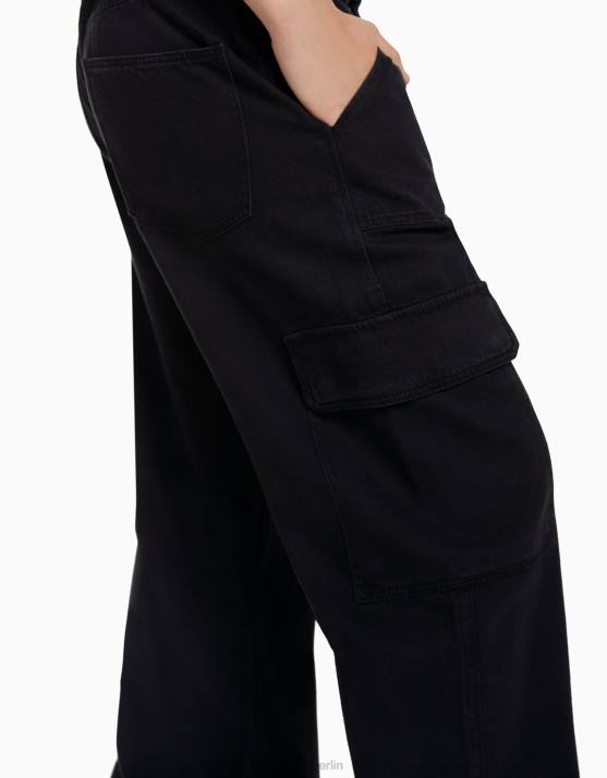 Schwarz Bershka unisex Gerade geschnittene Cargo-Jeans H00J3991