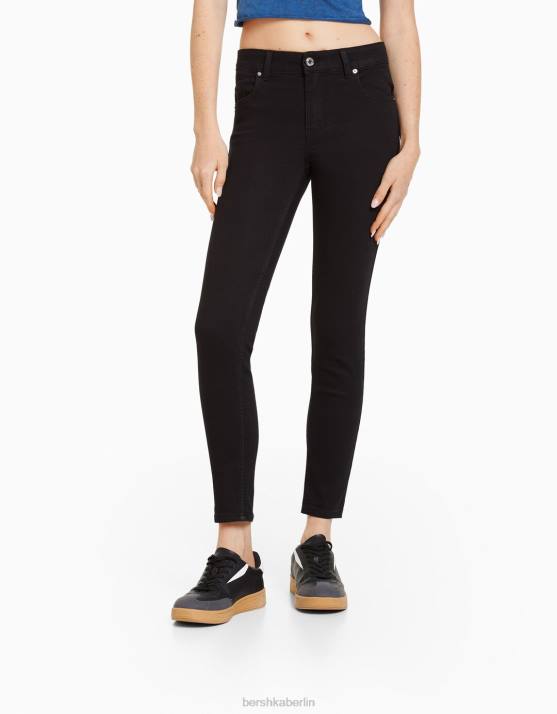 Schwarz Bershka unisex Push-up-Röhrenjeans H00J3972