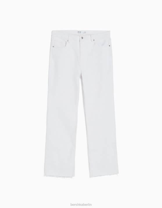 Weiss Bershka unisex verkürzte, ausgestellte Jeans H00J3923