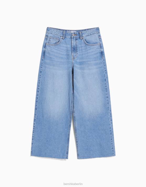 hellblau Bershka unisex Kurze Jeans mit weitem Bein H00J3986