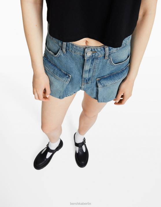 blau verwaschen Bershka unisex Denim-Cargo-Shorts H00J4009
