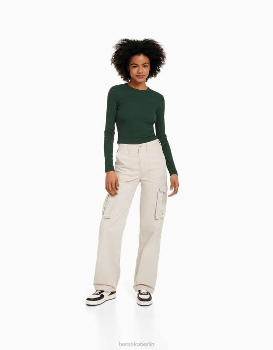 Grün Bershka unisex Geripptes Langarm-T-Shirt H00J3864