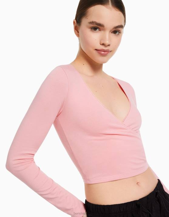 Rosa Bershka unisex Langarm-T-Shirt mit gekreuzten Ärmeln H00J3753