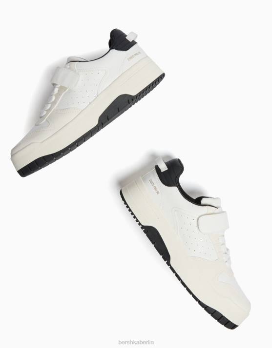 Weiss Bershka unisex Brogue-Sneaker mit Riemendetail H00J4195