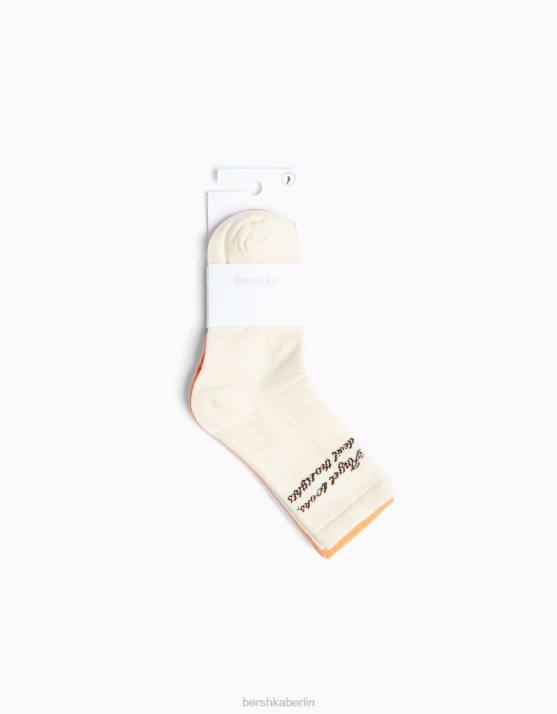 Creme Bershka unisex Set mit 3 bedruckten Socken H00J4200